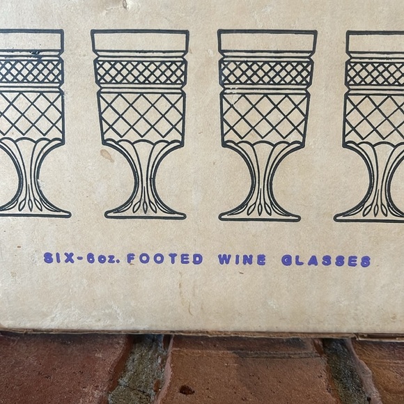 NIB Vtg Belfast 8 Piece Crystal Wine Set - Picture 3 of 9